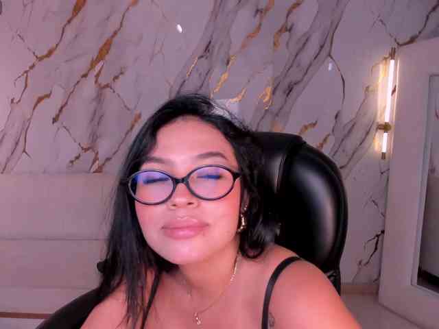 MollyJones webcam