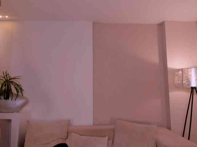 MollyJones webcam