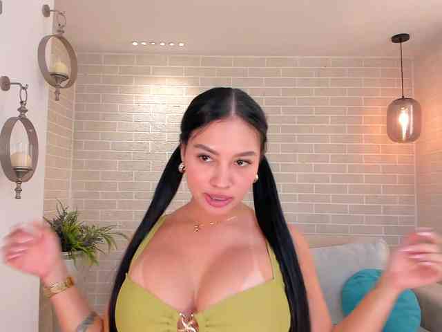 MollyJones webcam