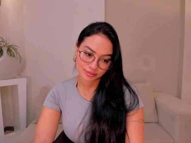 MollyJones webcam