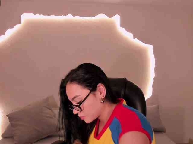 MollyJones webcam