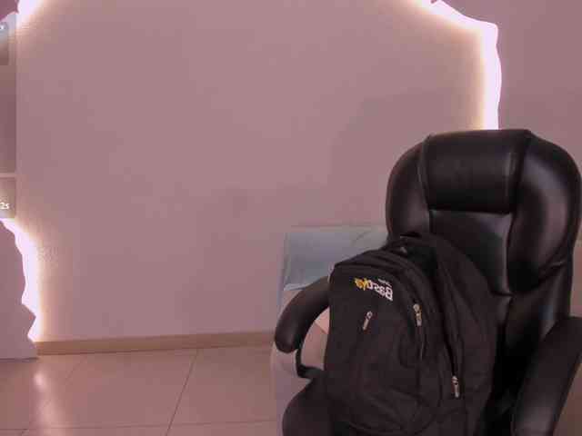 MollyJones webcam
