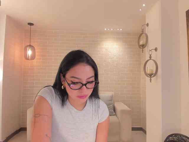 MollyJones webcam