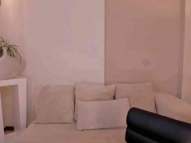 MollyJones webcam