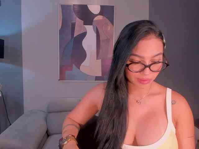 MollyJones webcam