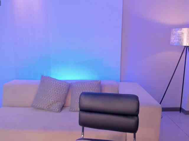 MollyJones webcam