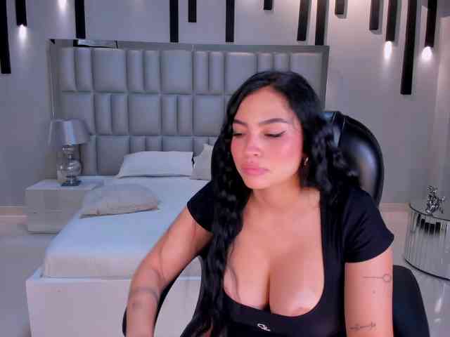 MollyJones webcam