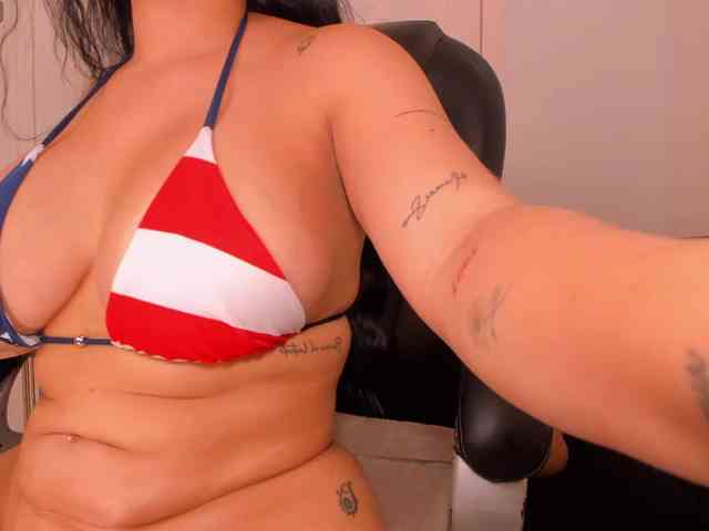 MollyJones webcam