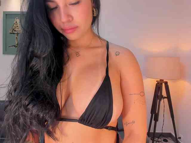 MollyJones webcam
