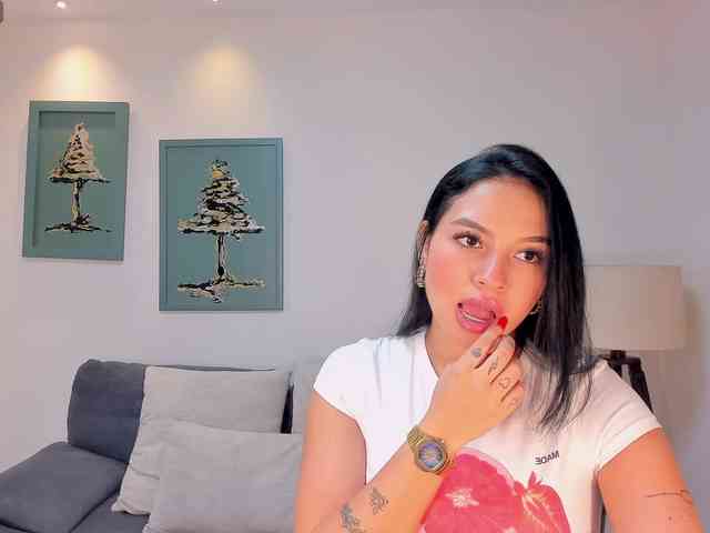 MollyJones webcam