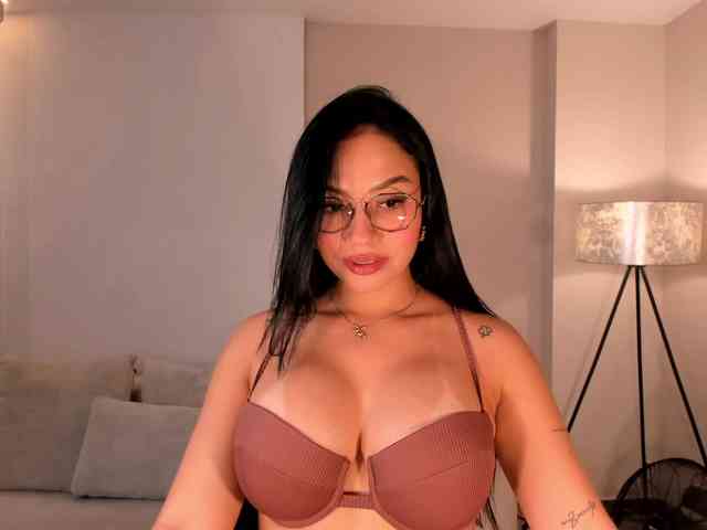MollyJones webcam