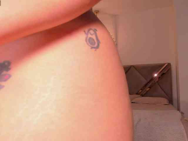 MollyJones webcam