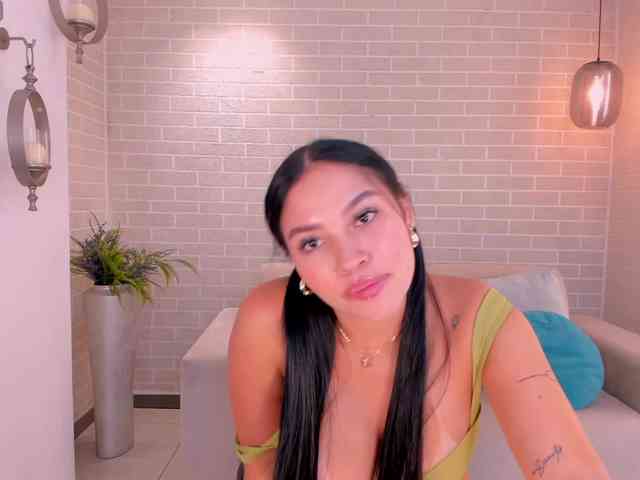 MollyJones webcam