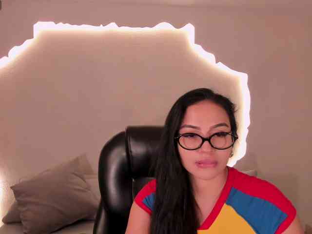 MollyJones webcam