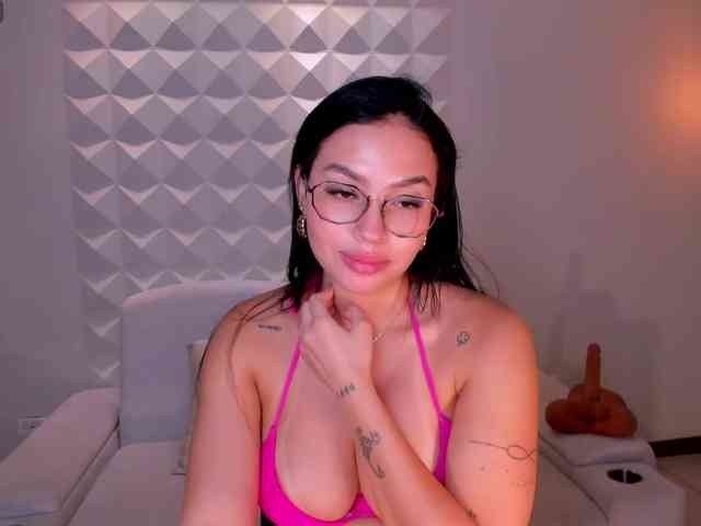 MollyJones webcam