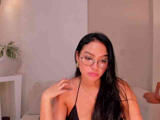 MollyJones webcam