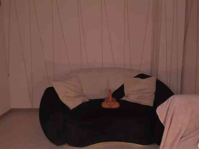 MollyJones webcam