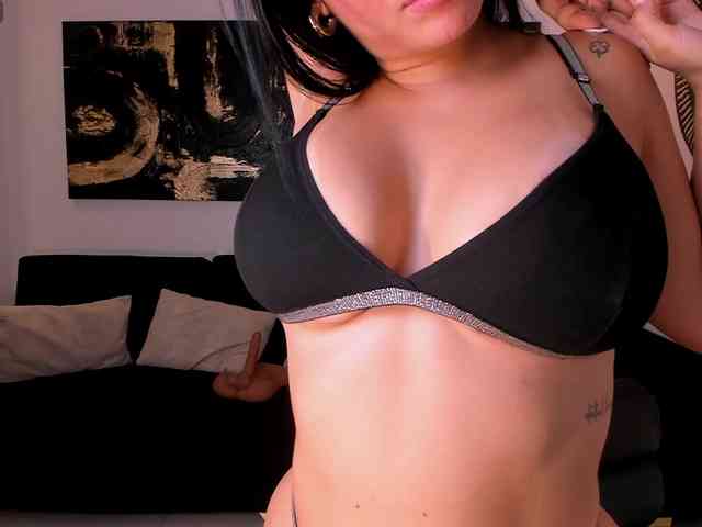 MollyJones webcam
