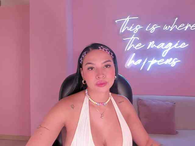 MollyJones webcam