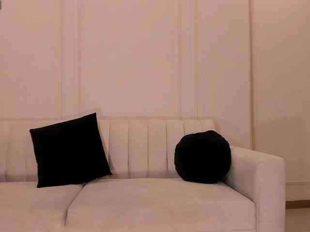 MollyJones webcam