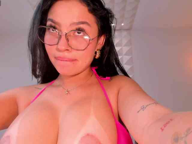 MollyJones webcam
