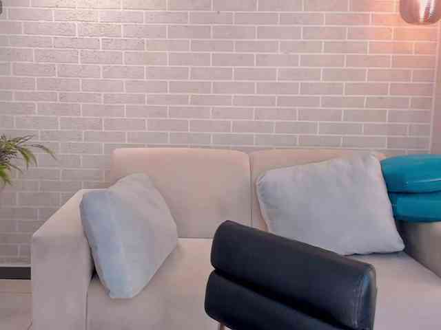 MollyJones webcam