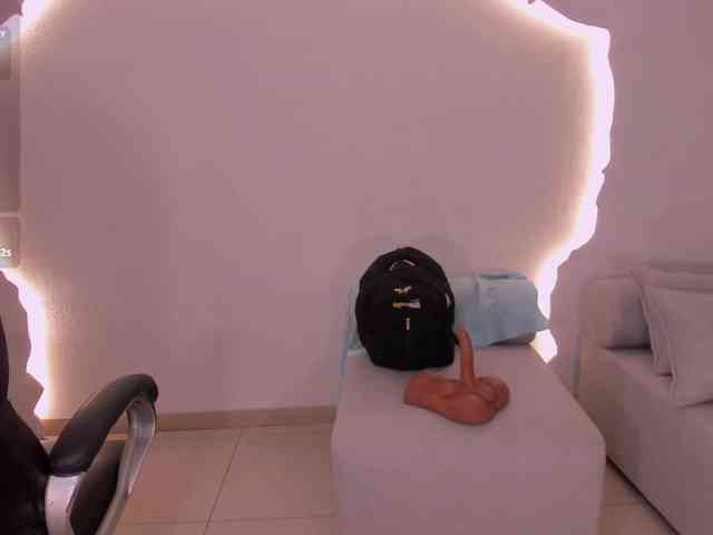 MollyJones webcam