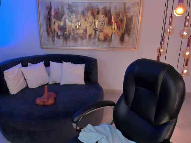 MollyJones webcam