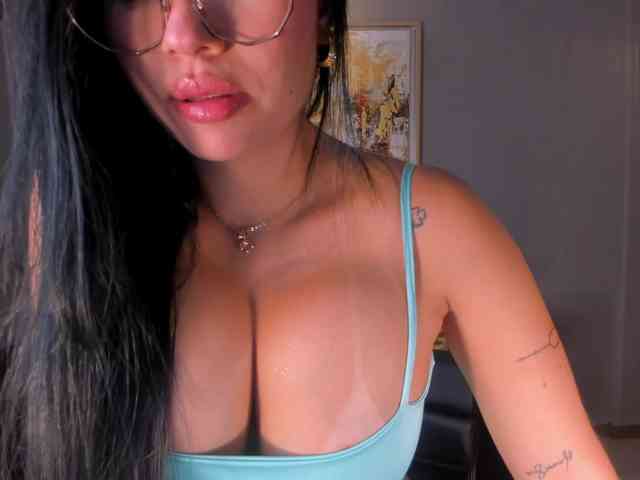 MollyJones webcam