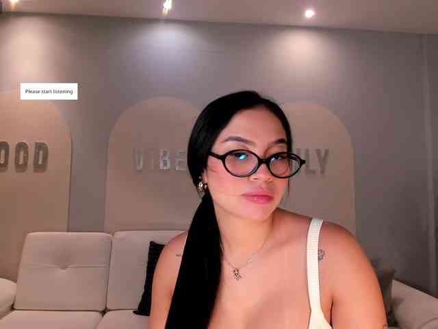 MollyJones webcam