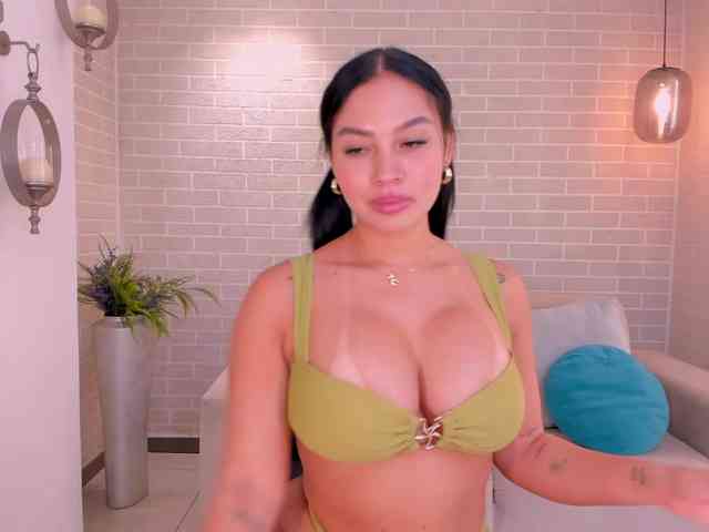 MollyJones webcam