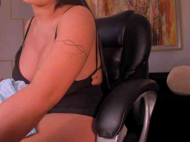 MollyJones webcam