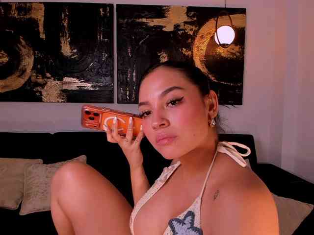 MollyJones webcam