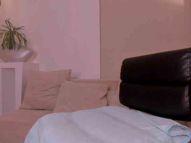 MollyJones webcam