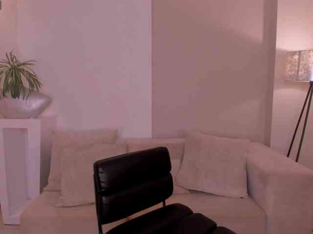 MollyJones webcam