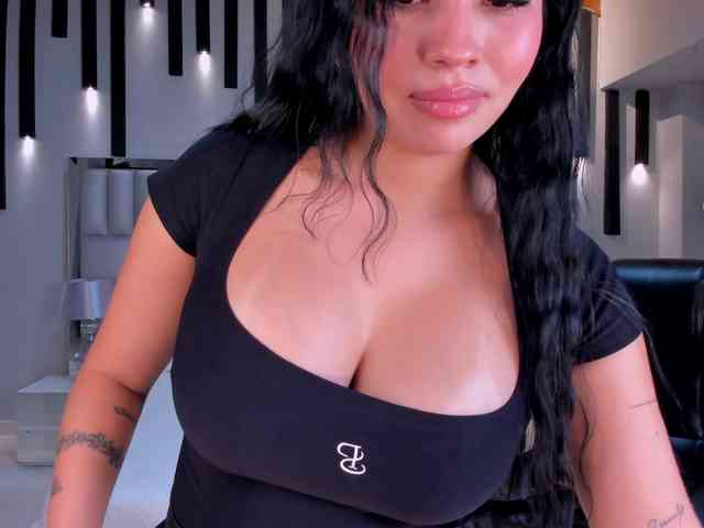 MollyJones webcam