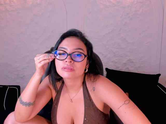 MollyJones webcam