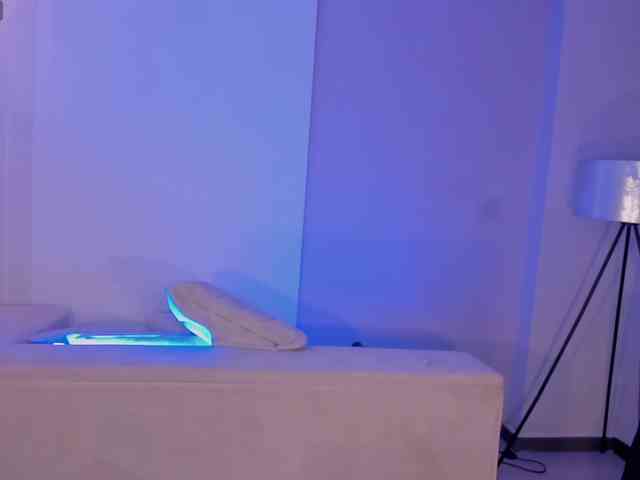 MollyJones webcam