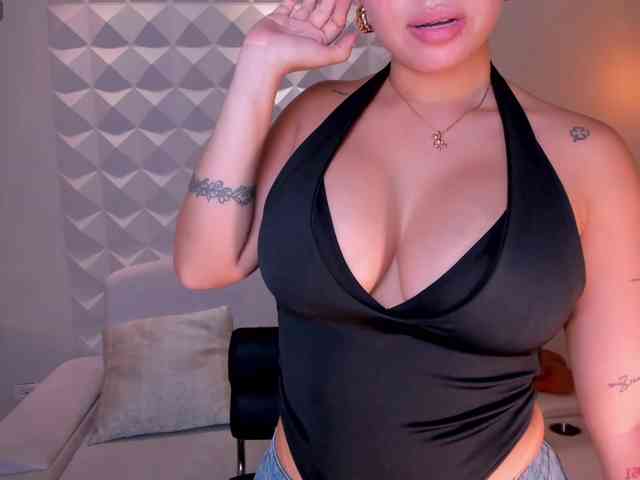 MollyJones webcam