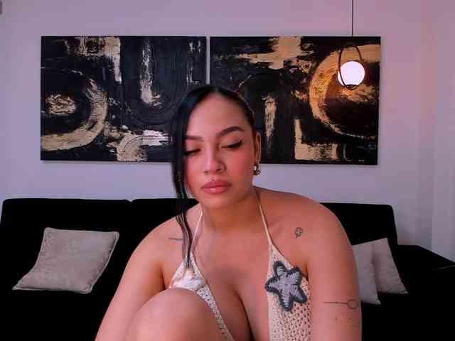 MollyJones webcam