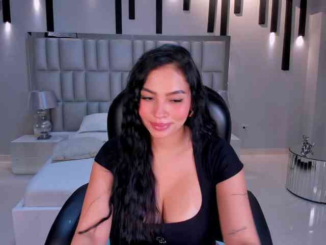 MollyJones webcam