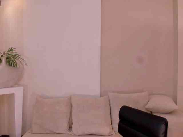MollyJones webcam