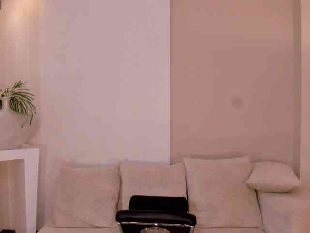 MollyJones webcam