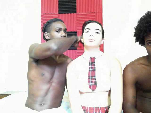 InterracialTrioLive1