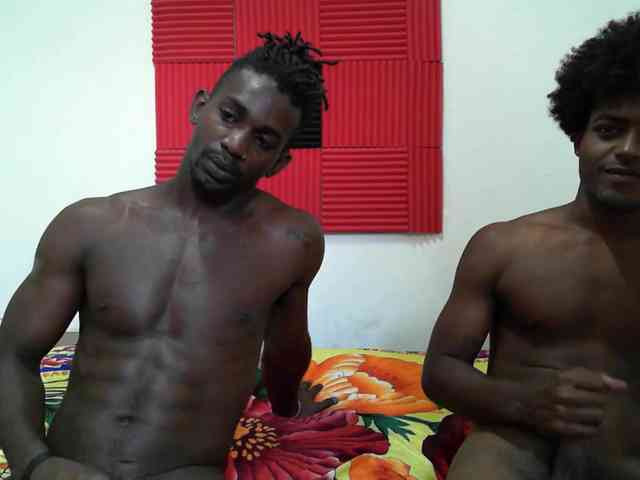 InterracialTrioLive1 webcam