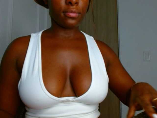 pamelapino live cam on BongaCams