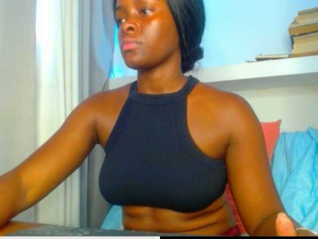 le modèle pamelapino est en webcam porno dans un show sur le site bongacams, il possède les tags suivants: Ebony,Brunette,Trimmed