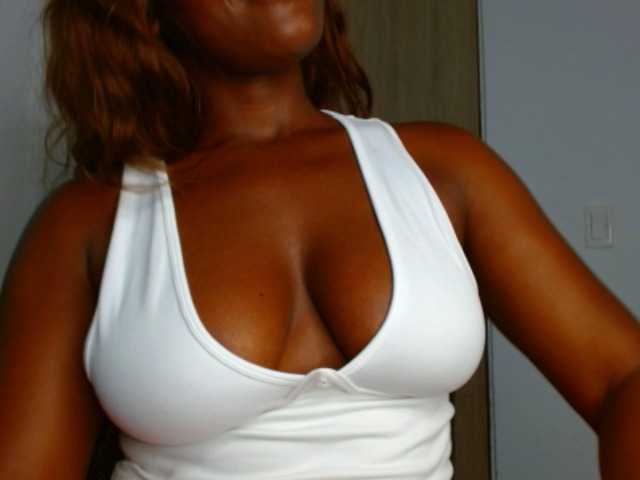 pamelapino live cam on BongaCams
