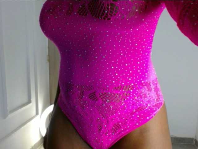 pamelapino live cam on BongaCams