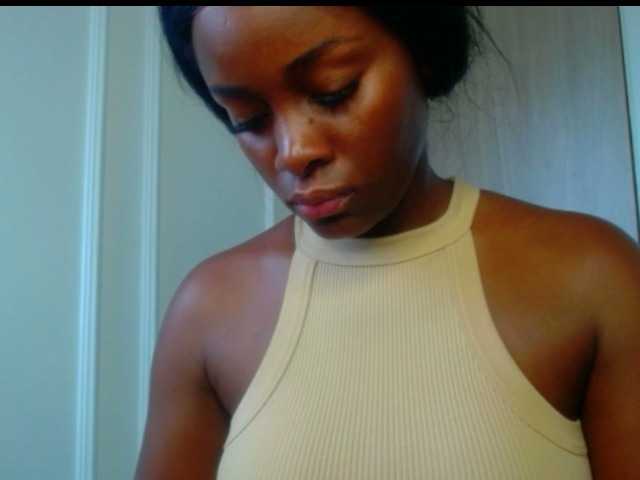 le modèle pamelapino est en webcam porno dans un show sur le site bongacams, il possède les tags suivants: Ebony,Brunette,Trimmed